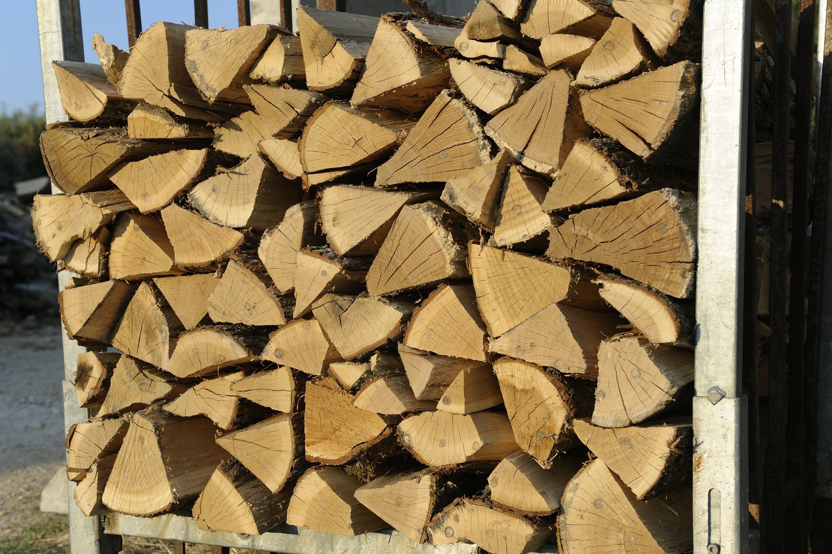 Bois de chauffage en 0,33 cm en livraison ou à emporter sur Berre L'Etang  et alentours - Achat et livraison de bois de chauffage à Berre-l'Etang -  Bruno Bois